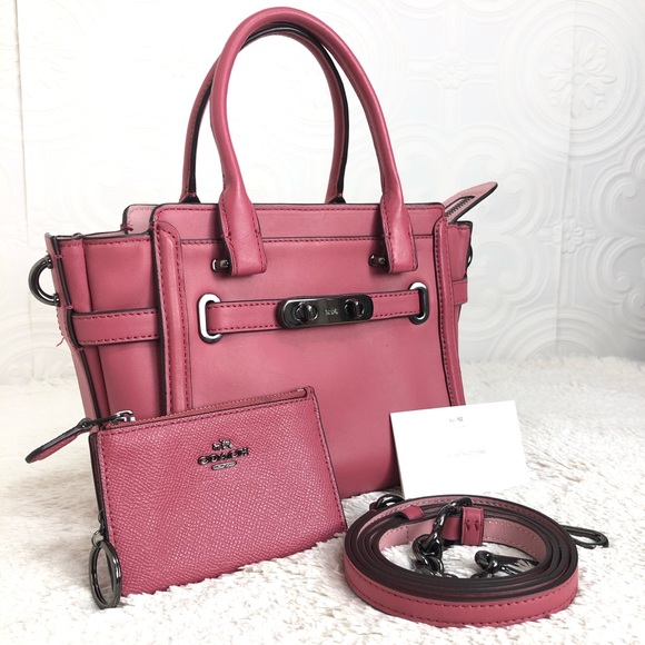Coach Handbags - 🌸OFFERS?🌸 Coach Leather Matte Pink Set